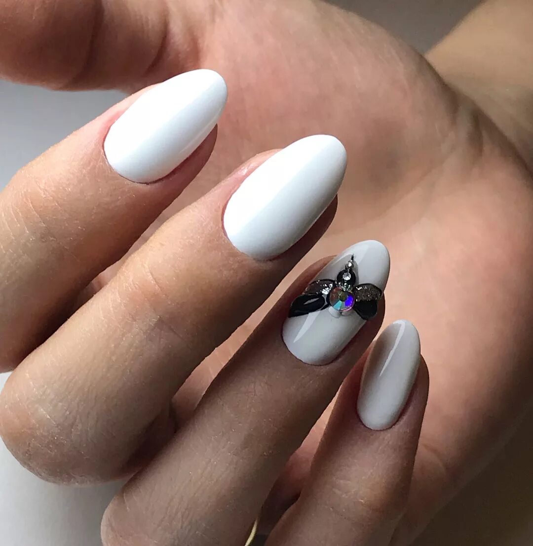 Pin on Надо попробовать Oval nails designs, Oval nails, Manicure nail designs