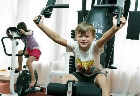 Тренировка в зале для ребенка