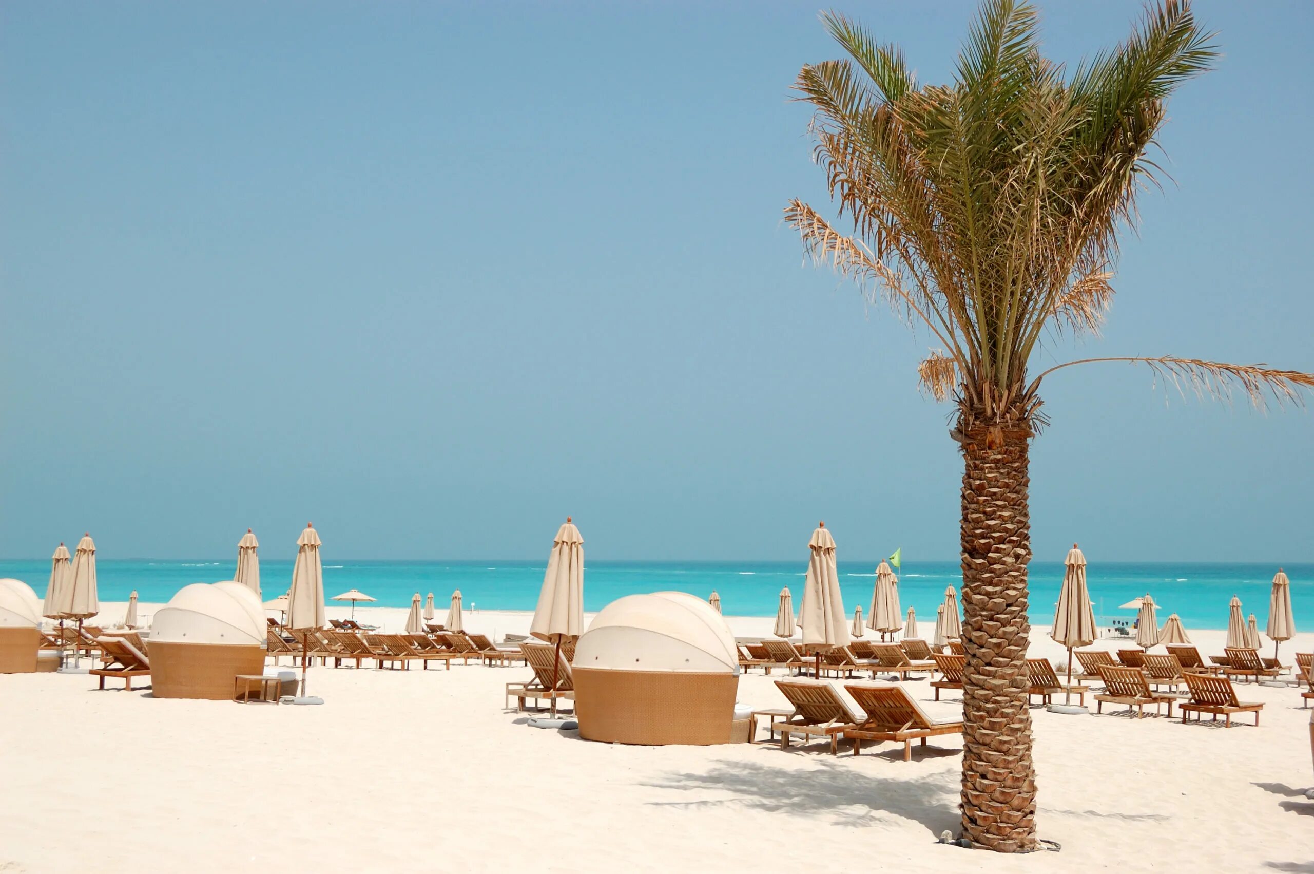 Остров Саадият Абу-Даби. Пляж Саадият Абу-Даби. Пляж острова Саадият Дубай. Остров Саадият Абу-Даби фото.