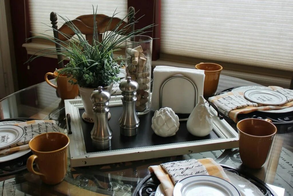 Поднос деревянный. Декор деревянного подноса. Поднос деревянный. "малика голд". Декор кухонного стола.