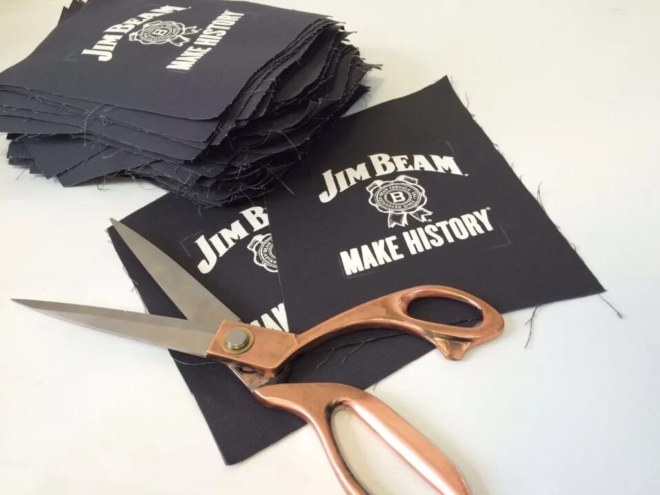 Светоотражающая шелкография. Печать на крое методом сублимации. Печать на крое. Сублимационная печать на крое. Прямая цифровая печать на футболках.