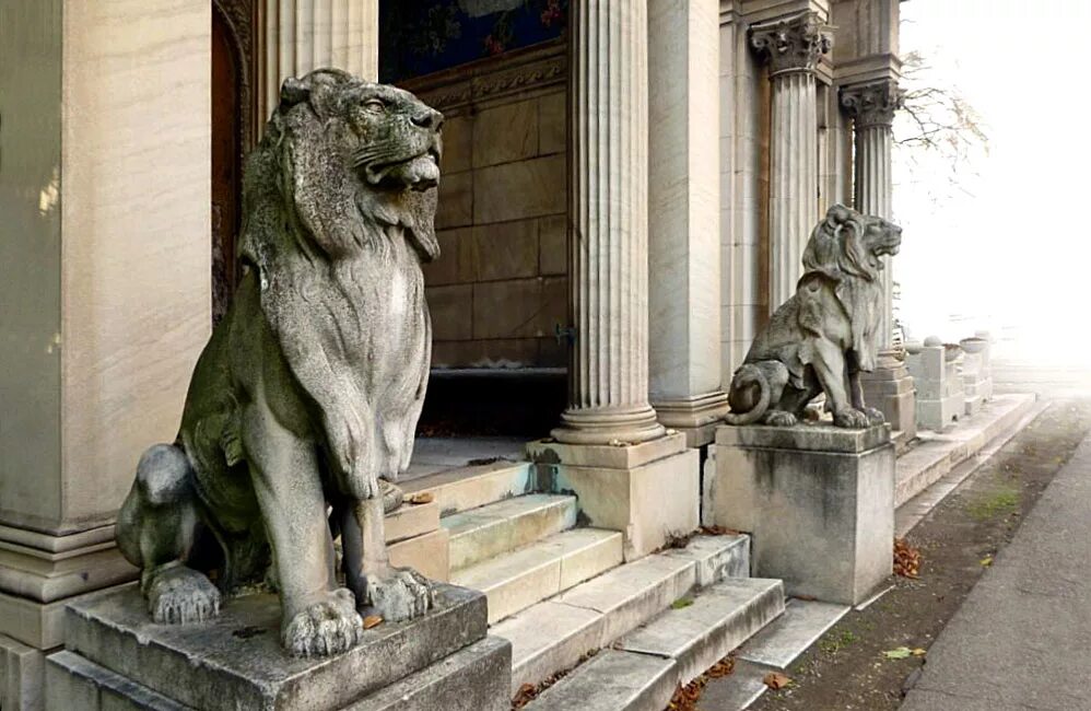 Статуя львов. Принстон скульптуры Львов. Римские статуи Львов львиц. Скульптура Льва Буджикова. Статуи 2 Львов.