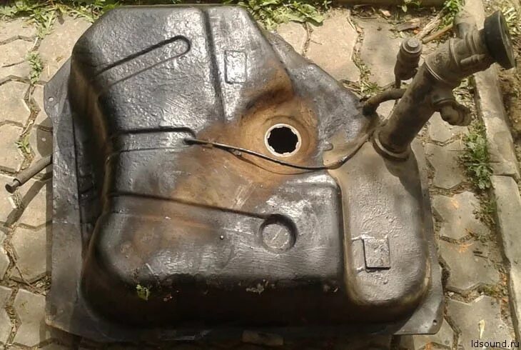 Ford sierra бензобак от ваз. Форд скорпио бак топливный. Форд сиерра топливная. Бак форд сиерра. Топливный бак форд сиерра 2.