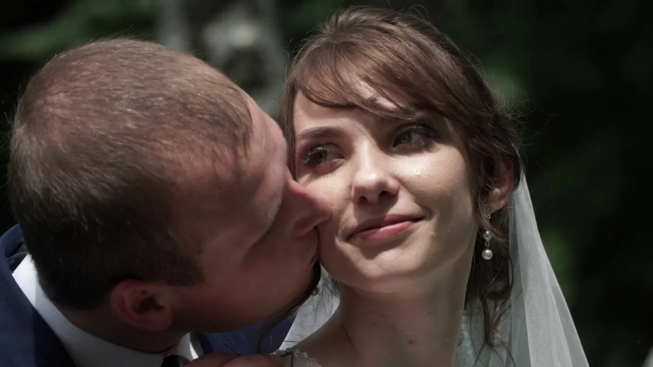 В лесу 2 класс. Вика и гриша. Мальчик гриша и девочка катя диктант. Марк угрехелидзе сма. Брат вики.