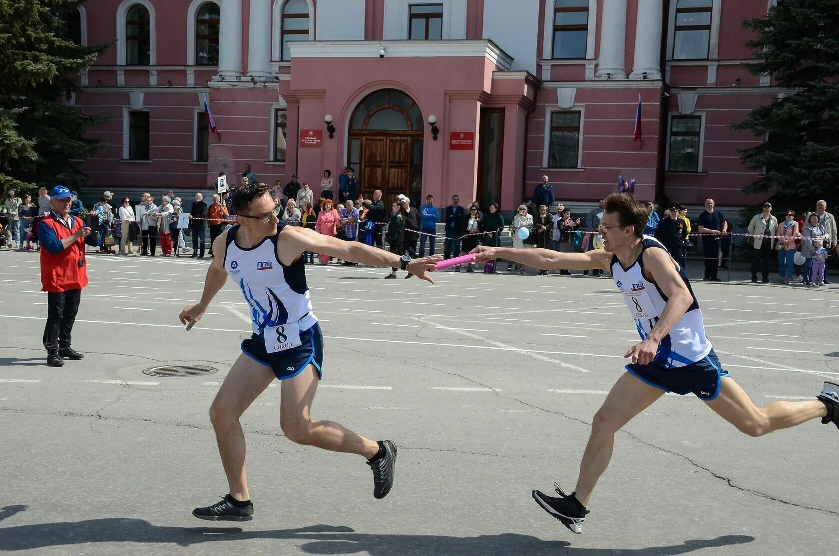 Эстафета 9 мая. Эстафета 9 мая Нижний Тагил. Эстафета 9.05.2013 Серов женский забег. Улан Удэ легкоатлетическая эстафета. Эстафета Выборг 2021.