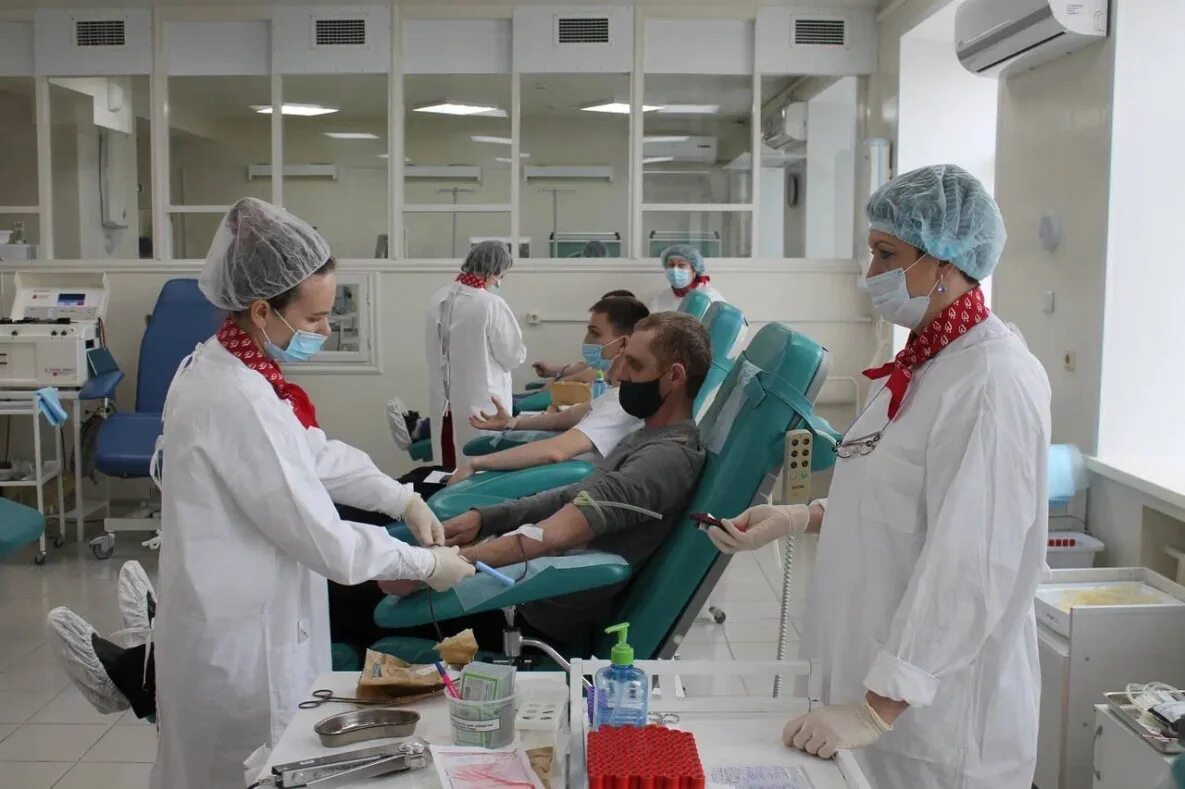 Доноры хабаровска. День донора. Национальный день донора крови. Станция переливания крови Хабаровск. Станция переливания крови Комсомольск-на-Амуре.