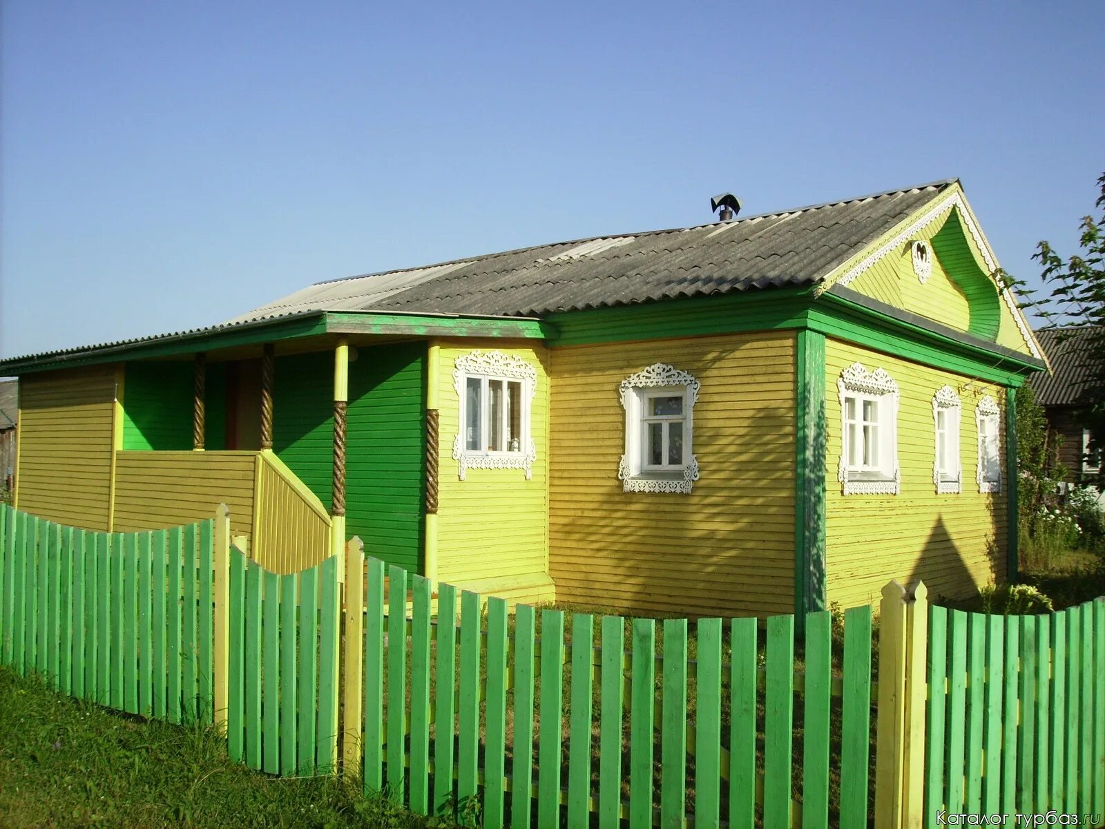 Купить дом в окрестностях. Деревенский дом в Вологодской области. Деревенский дом Вологодский район. Саутино Кирилловский район. Карботка Вологодская область.