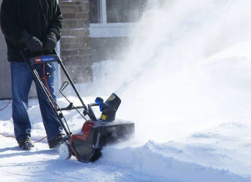 Снеговая электролопата. Snow Thrower снегоуборщик. Электро лопата снеговая аккумуляторная. Снегоуборщик электролопата. Аккумуляторные снегоуборщики deko