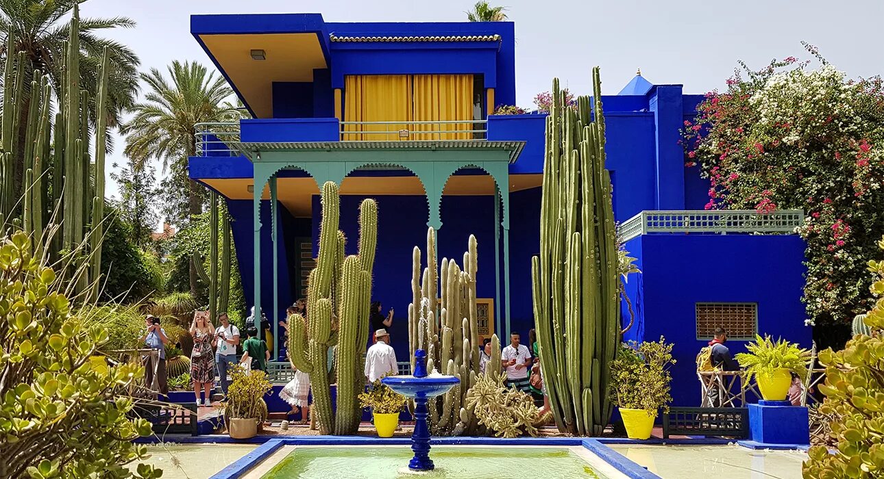 Сад мажорель ив сен лорана в марракеше. Дом ив сен лорана в марокко. Сад мажорель марракеш. Дворец ив сен лорана в марокко. Сад мажорель ив сен лорана в марракеше.