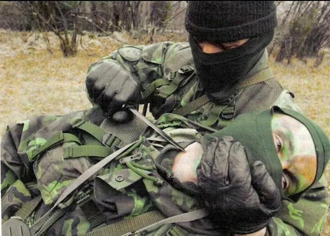Боец спецназа. Бойцы чвк вагнера. Бойцы дрг. Спецназ снайпер. Тактическая маскировка.
