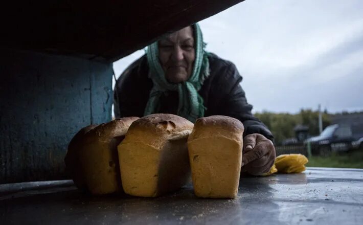 Фотонатюрморты с хлебом. Хлебобулочные изделия на руси. Хлеб деревня. Хлеб в деревне. Хлеб деревня.