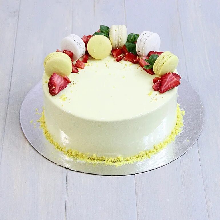 Бисквитный торт с кремом чиз. Бисквитный торт с крем чизом. Торт крем чиз с ягодами. Ягодный крем чиз для торта. Чернично йогуртовый торт.