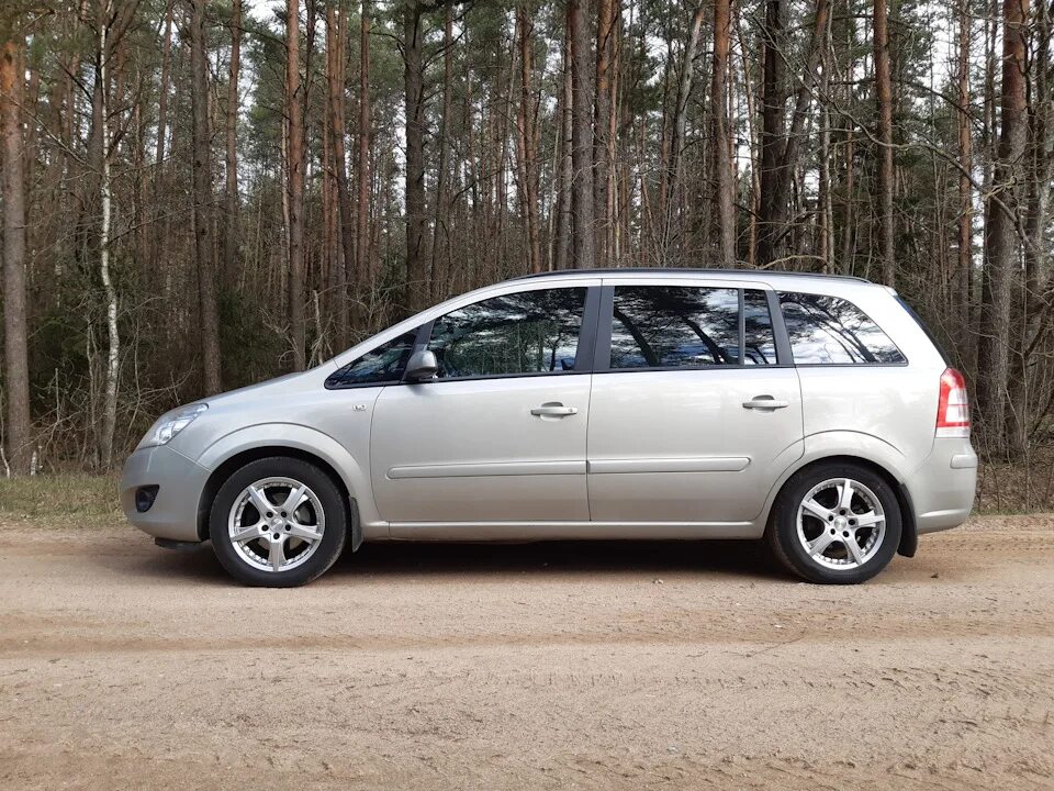 Литые диски на опель мерива а. Opel zafira b диски r17. Диск колеса опель зафира. Диски r17 opel zafira. Литые диски опель зафира.