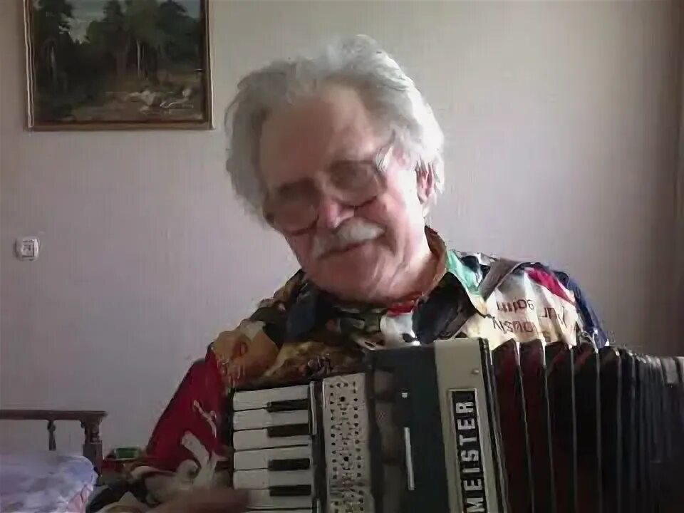 В саду при долине я розы рвала. При саду при долине громко. При долине лен. А в садочке при долине. В саду при долине.