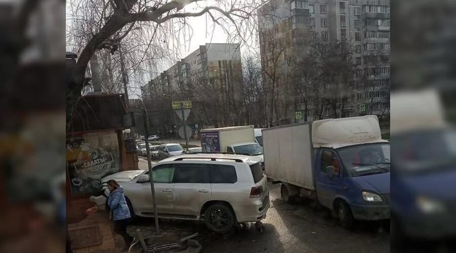 Что сейчас происходит в краснодаре. Дтп на уральской в краснодаре. дтп в краснодаре на улице уральской. авария на уральской краснодар сегодня. дтп краснодар ул уральская 01.11.21.
