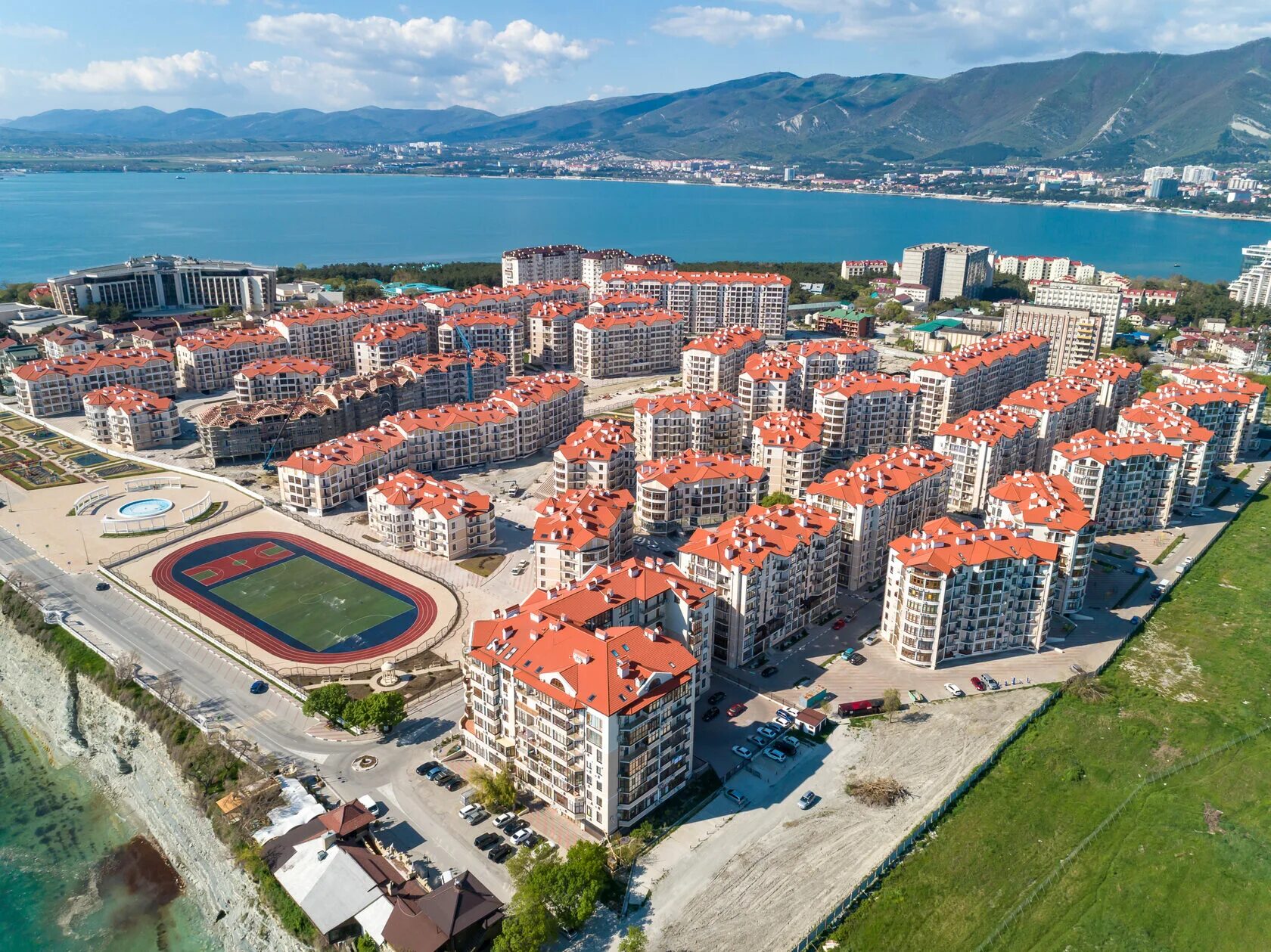 Жк черноморский квартиры. Жк черноморский квартиры. Жк черноморский, геленджик, крымская улица. Жк черноморский квартиры. Жк черноморский геленджик панорама.