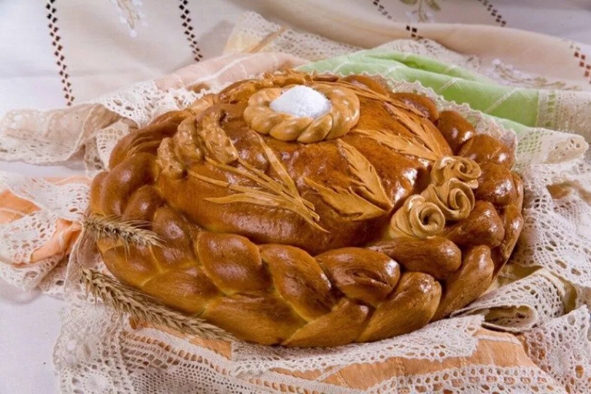 Молдавский калач. Выпечка юбилейных. Торт из печенья без выпечки со сгущенкой. Мини кексы юбелейные с кусочками темного шок. Свадебный каравай туркмен.