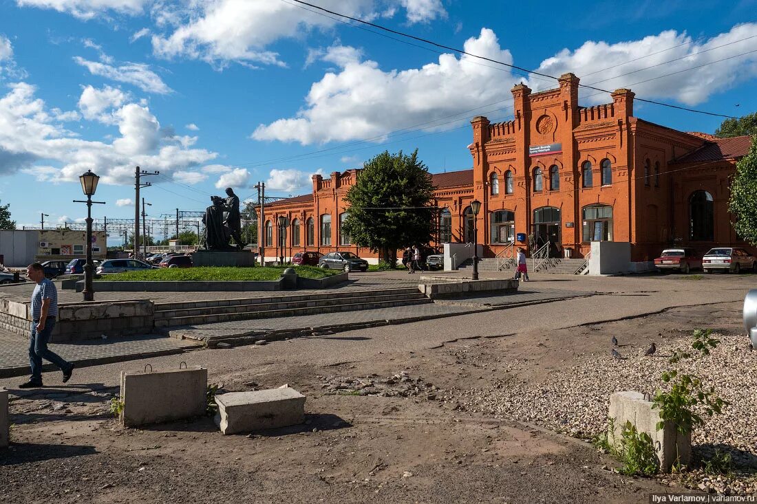 Вышний Волочек центр города. Вышний Волочек Привокзальная площадь. Площадь города Вышний Волочек. Исторический центр города Вышний Волочек. Гидрометцентр вышний волочек на неделю