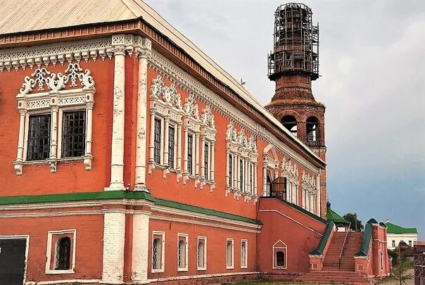 Усолье пермский край музей палаты строгановых. Музей строгановские палаты усолье. Палаты строгановых усолье внутри. Палаты строгановых усолье пермский край. Усолье пермский край музей палаты строгановых.