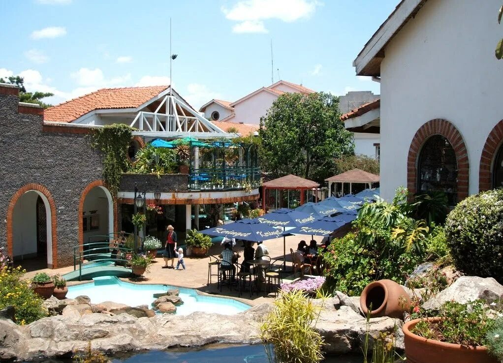 Market village. Village Market. Найроби виллы. Найроби рынок. Horseshoe Village Nairobi.