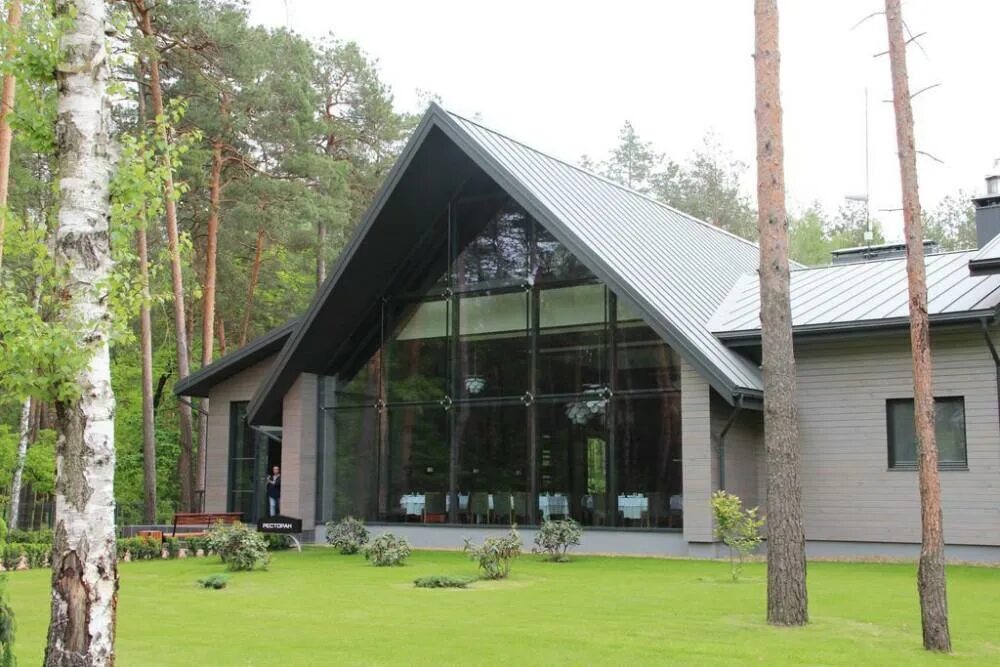 Шале гринвуд брест. Гринвуд белоруссия гостиничный комплекс. Шали гринвуд. Шале гринвуд брест пляж. Шали гринвуд.