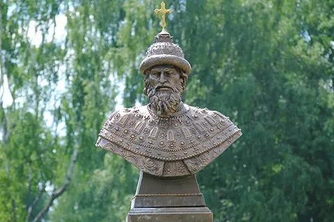 Памятник в честь ивана 4