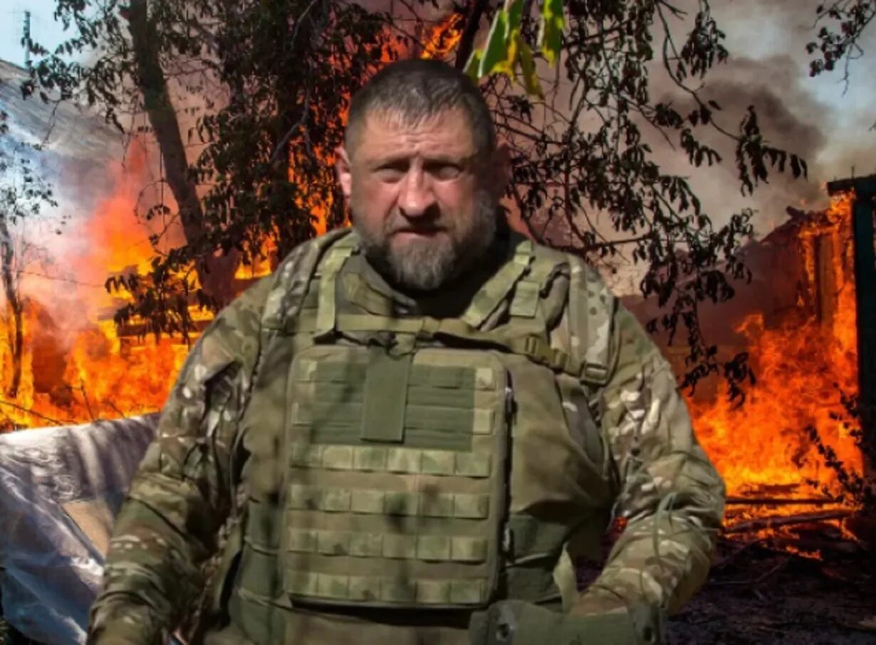 Военкор александр сладков. Александр сладков с женой и детьми фото. Александр сладков на украине. Военный корреспондент сладков. Александр сладков фото на украине.