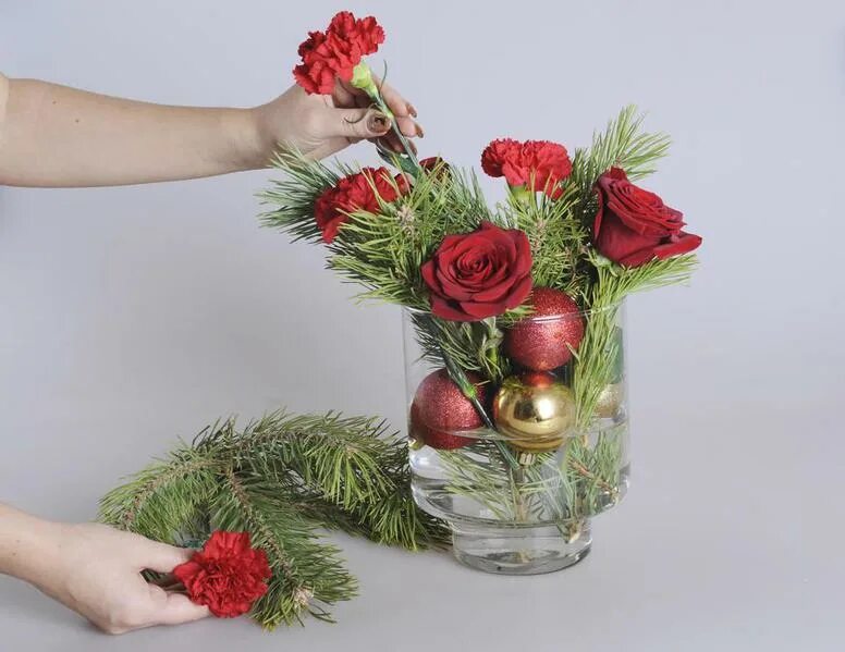 как сделать елочный букет. как сделать елочный букет. красивый зимний букет. новогодняя композиция в корзине. рождественская композиция.