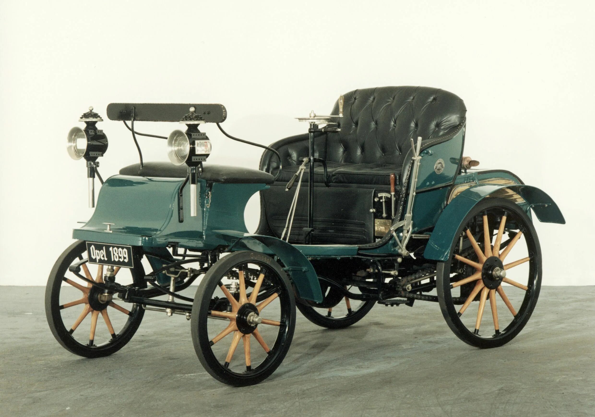 Какая лучше первая машина. Opel Lutzmann 1899. Автомобиль Opel 1899. Patent Motor car, System Lutzmann 1899 Opel. Peugeot Type 2 1890.