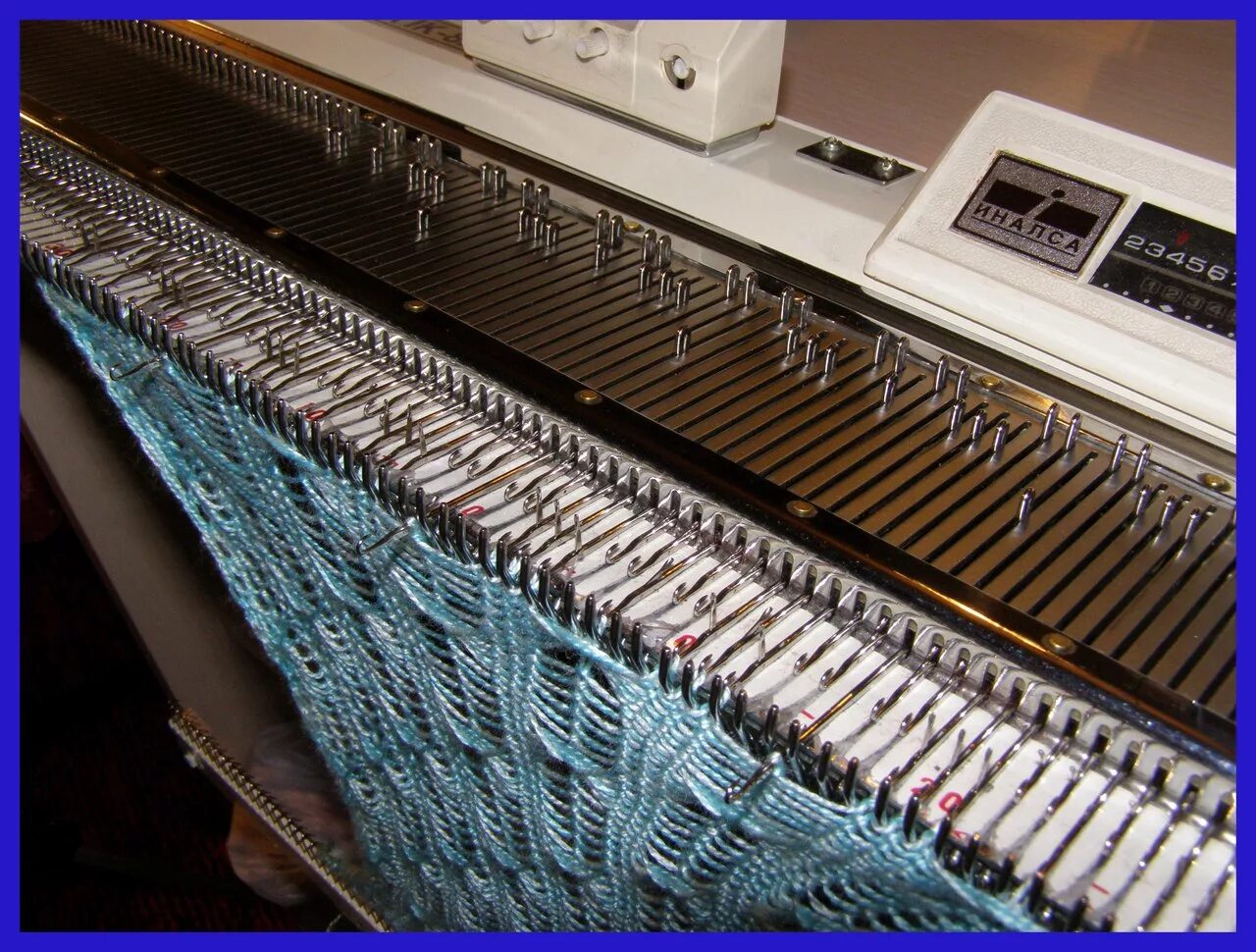 Silver reed sk840/srp60n двухфонтурная. ирина майсей машинное вязание. вязальная машина, модель sk-270. промышленная вязальная машина 10 класса. детские пледы на вязальной машине.