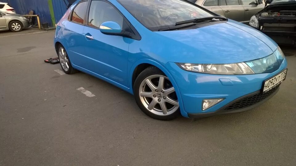 Civic 5d стекло. Диски цивик 5д. honda civic 5d 2013. молдинг honda civic 5d. honda civic 5d стайлинг.