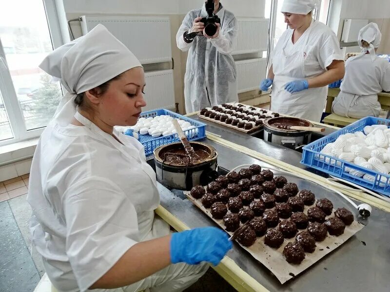 Завод красный Пищевик Бобруйск. Зефир в шоколаде красный Пищевик. Кондитерской фабрики красный Пищевик. Бобруйская кондитерская фабрика красный.