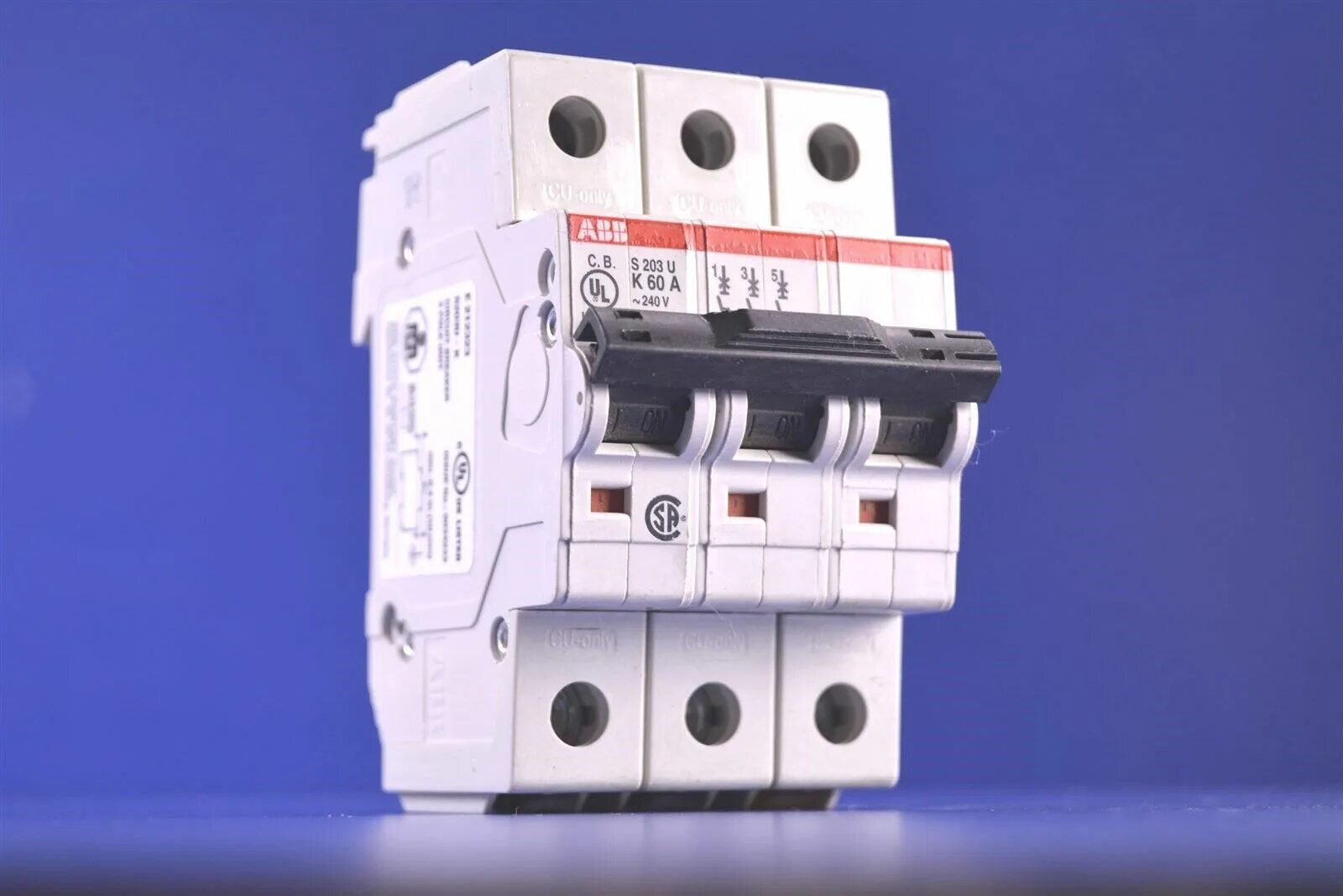 Выключатель автоматический s202. ABB circuit Breaker. Автоматические выключатели ABB s200. ABB s202. Автомат ABB 12a 3 полюсной.