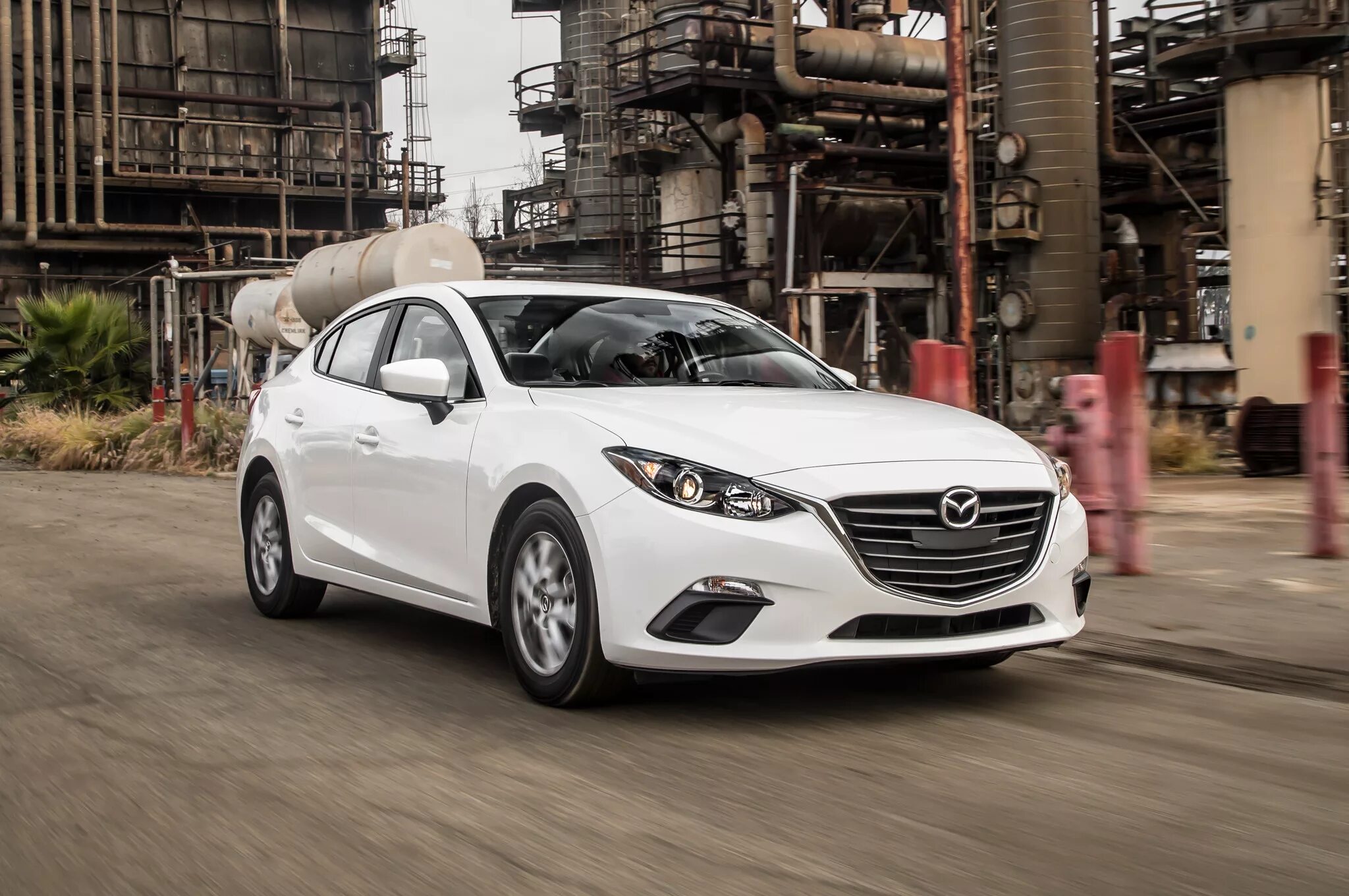 Mazda 3 2016. Mazda 3 2016 седан. Мазда 3 седан 2016. Мазда 3 2016 белая. 3.3 2016