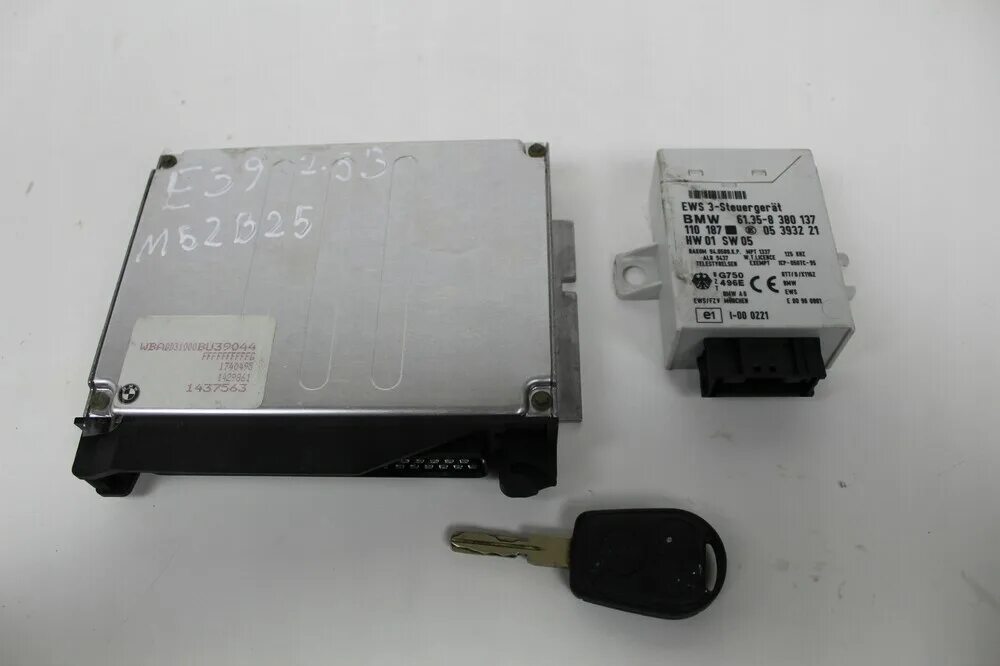 Где находится блок ews. Блок ews блок e39. блок ews bmw e39. блок ews bmw e90. bmw e60 блок ews.