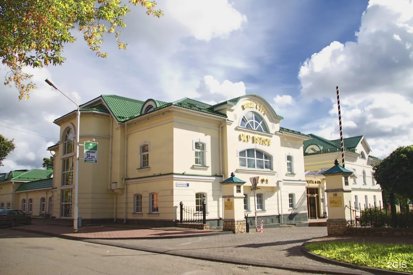 Ул верхне береговая. Олд Эстейт Псков. Отель old Estate Псков. Отель old Estate Hotel & Spa. Old Estate Hotel & Spa Верхне-Береговая ул., 4, Псков.