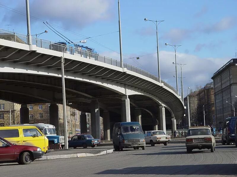 Новый путепровод на ленинградском. Бусиновская эстакада Москва. Путепровод Комсомольское шоссе. Путепровод Стачек. Мост Победы Химки.