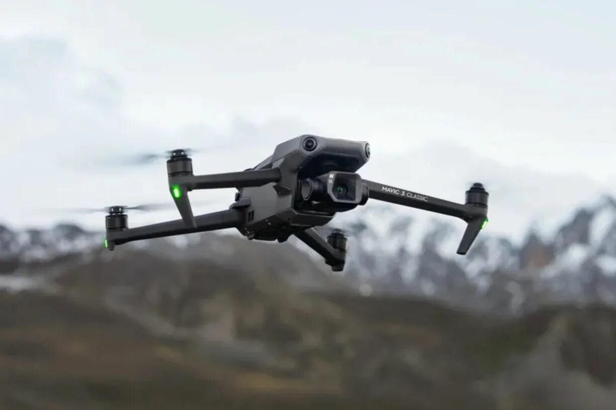 Квадрокоптер mavic 3 t. Дрон dji mavic 3. dji mavic 3 classic. беспилотник dji mavic pro. дрон мавик 4.