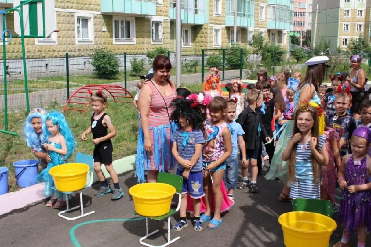 Детский сад Нептун Симферополь. День Нептуна в детском саду. Праздник Нептуна в детском саду. День Нептуна в детском саду костюмы. Сад нептуна