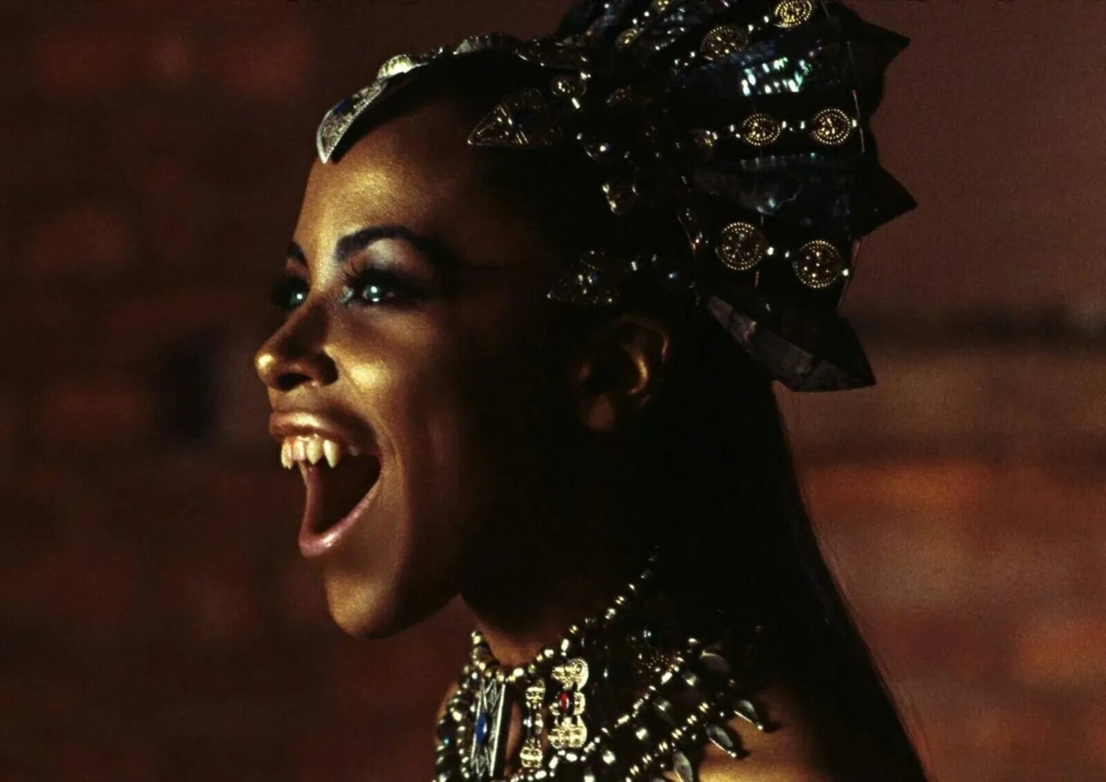 няня 2 королева проклятых. фильм няня 2 королева проклятых. королева проклятых 2022. королева проклятых 2002. королева проклятых 2022.