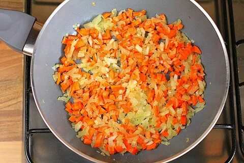 Сколько времени жарить морковь и лук