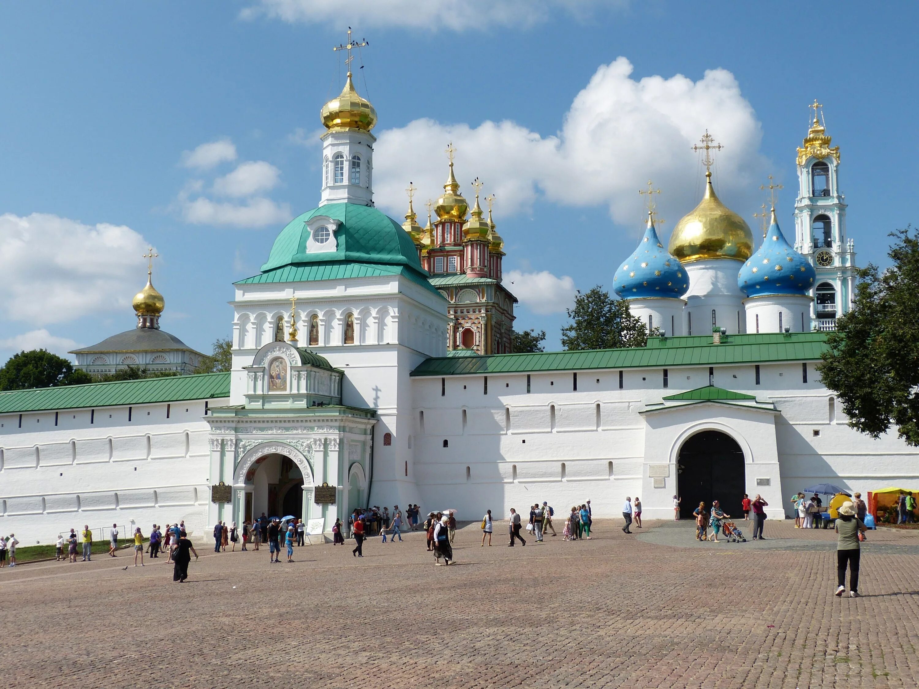 Троице-Сергиева Лавра Сергиев Посад. Троице-Сергиева Лавра главный монастырь России. Сергиев Посад золотое кольцо. Сергиев Посад Лавра золотое кольцо России.