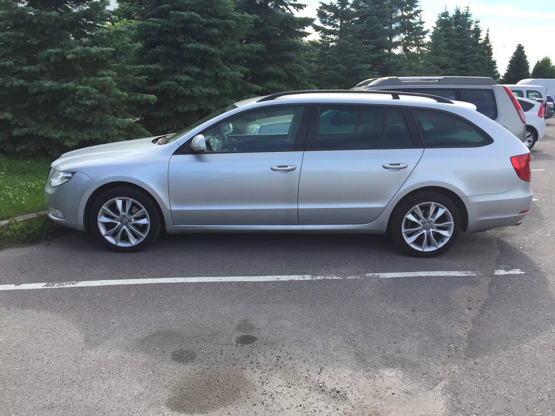 Оригинальные диски skoda superb r17. Диски superb r17 оригинал. Диски skoda superb r17. Диски суперб r17. Диски шкода суперб r17 оригинал.