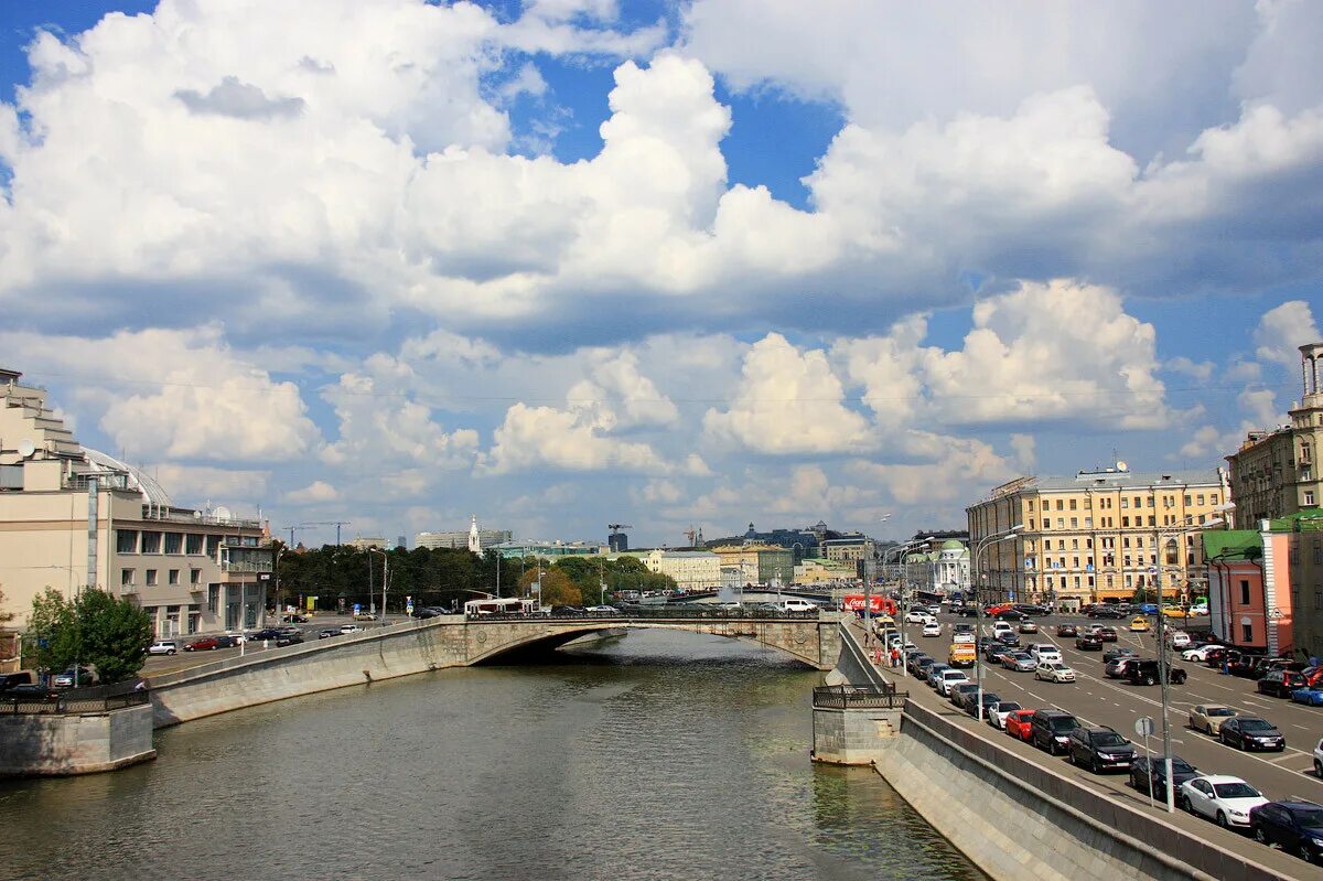 Обводный канал Москва. Малый каменный мост в Москве. Обводной канал Москва. Водоотводный канал, Кадашёвская набережная, Лужков мост. Малый каменный мост