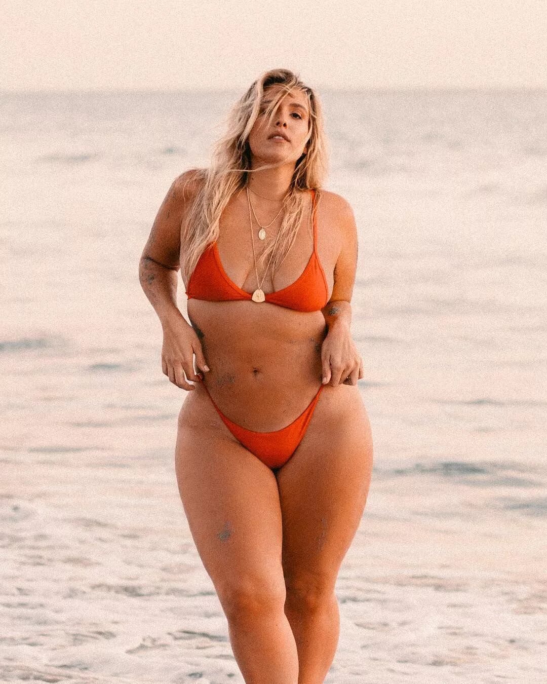 Дениз бидо модель. Красивые бедра полных женщин. Арабелла сайз. Эрика лаурен биг сайз. Красивые бедра полных женщин.