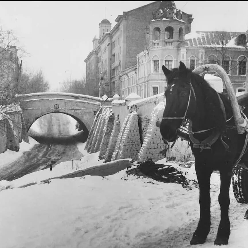 Каменный мост 1943. Каменный мост Воронеж 1826. Каменный мост в 1826 году Воронеж. Каменный мост Воронеж 19 век.