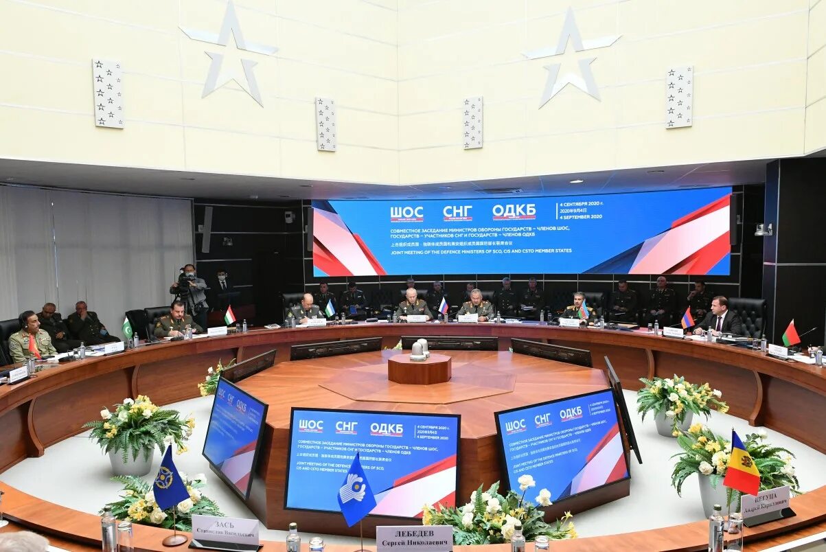 Флаги центральной азии одкб шос. Встреча министров обороны шос в москве. Организации снг одкб шос. Одкб шос снг. Заседание одкб 2022.