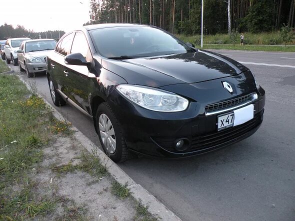 Купить б/у Renault Fluence I 1.6 AT (110 л.с.) бензин автомат в Москве: бежевый 