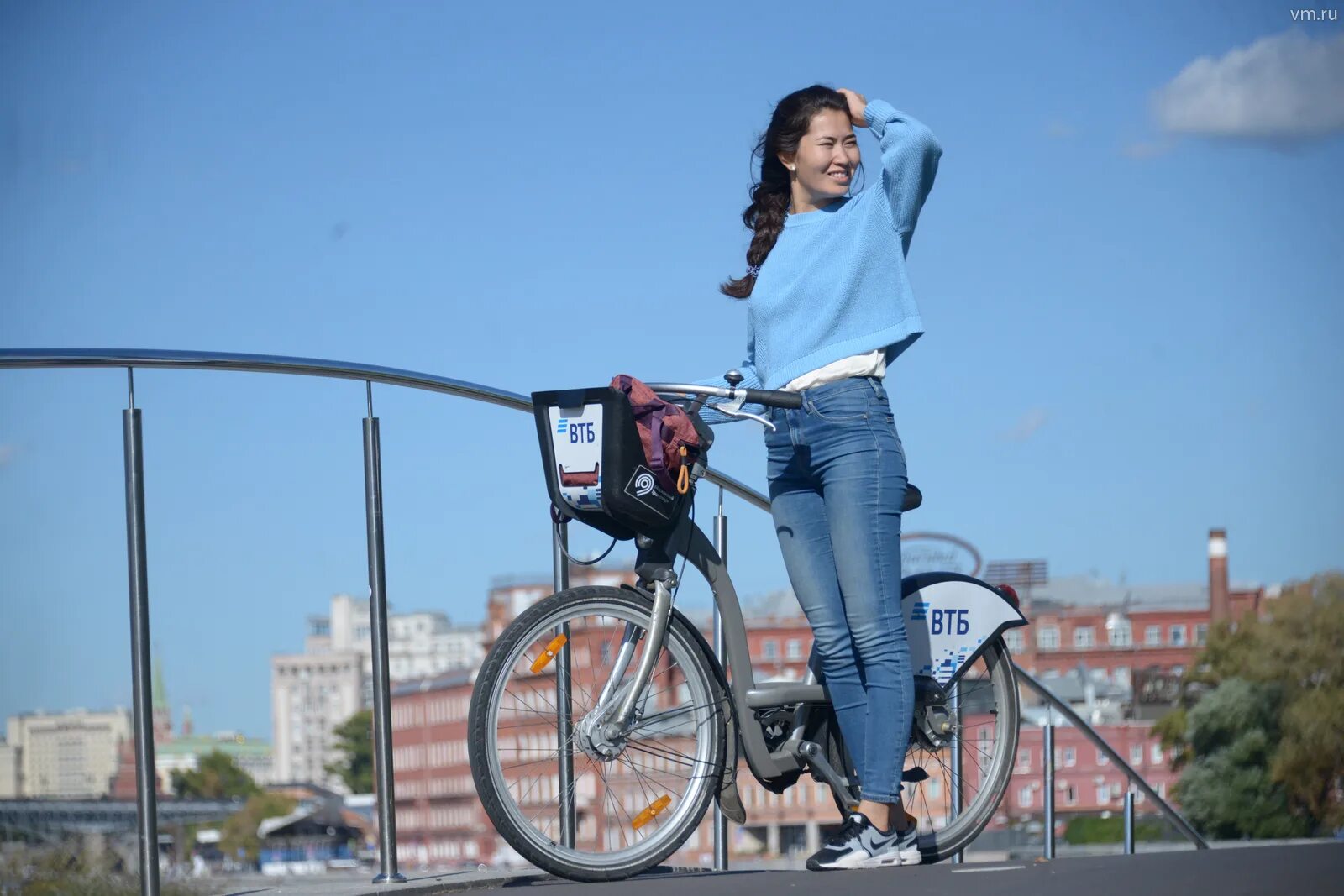 Bike москва. Велосипед в городе. Велопрокат. Велопрокат в Москве. Велосипед напрокат.