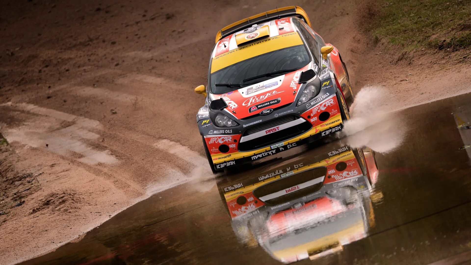 Hyundai i20 wrc 2019. Ford focus rs rally 2010. Машина гонки ралли. Раллийный seat ibiza. Машина гонки ралли.